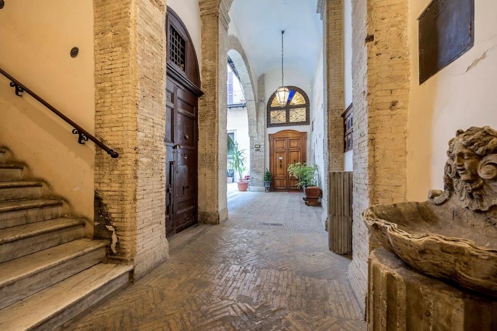 Piazza Navona Historical Palace Rome Exterior photo